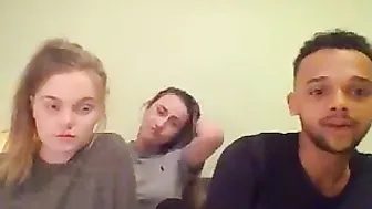 cocomix1 Stunning babe banging her vagina deeply