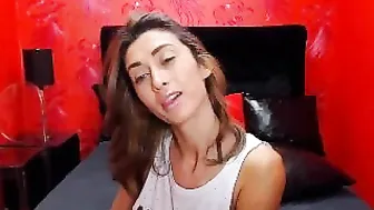 shinydanielle jerking on the bed