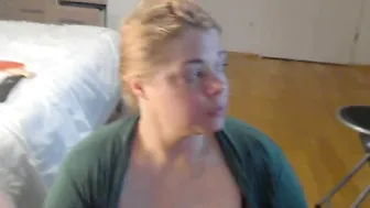 karaincuffs Cute bitch masturbates pussy with vibrator