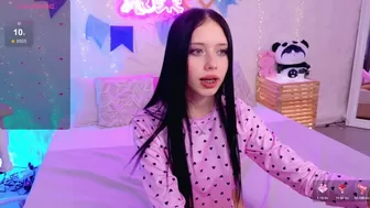 Chaturbate Olivia_Kindes 31-10-2025 Wet Hole Fingering