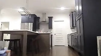 scout Exquisite body gently pulls pussy