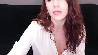 aicha fucks herself and cums wildly