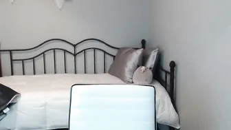 ashsosavage loves to fondle her sexy body