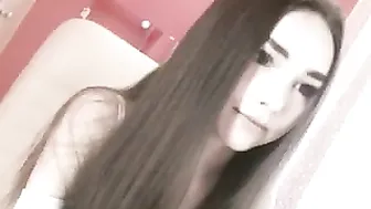 hollyextra Graceful female seduces with juicy tits