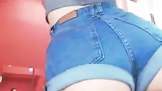 hollyextra Charming beeks - performs a striptease