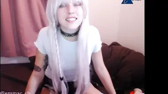 emmac Insatiable blonde stretches her pussy