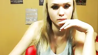 flower_li Vulgar thing stretches vaginal hole