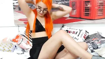 sweetmelon18 MILF with tattoos jerks off her cunt