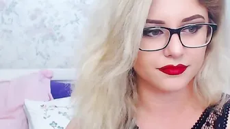 janellebrown Sexy slut washes in the shower and jerks off