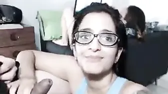 strong1couple Hot babe jerks off her shaved cunt