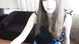 lorirosi Long haired slut caresses sex lips