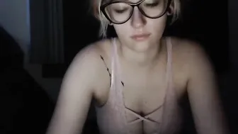 fayetality Blissful babe gently pulls pussy