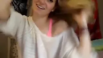 holly00 juicy mamashie masturbating vagina