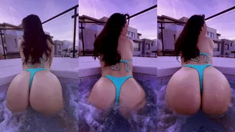 Carressuhh onlyfans big ass whore masturbates