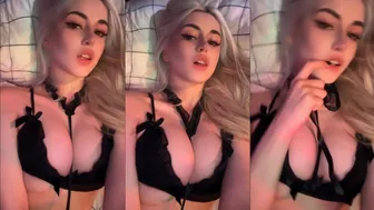 MoranaBattory onlyfans wet mommy fapping clit