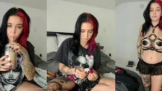Lydiagrace onlyfans plays  her clit