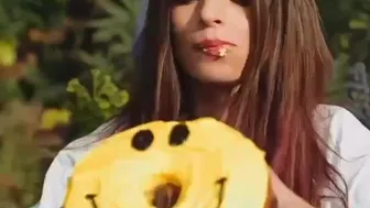 Emily Ratajkowski onlyfans adult materials