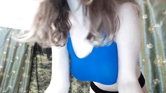 anya96 Spicy chick exposes sexy body