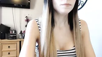 summer_fox Red-haired slut strips curvy tits