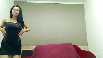 danielesquirt Blonde curvy fucks pussy with phallus