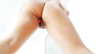 katecolliins Babe plays with her pussy