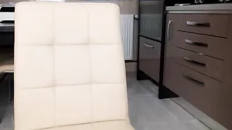 sophydiva Hot bitch fucks wet pussy