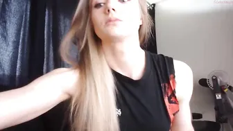 sexylucy69 Nude kral masturbates shaved vagina