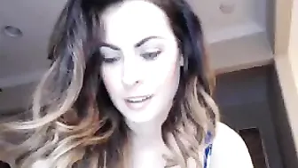 aapl Crazy chick fondles her cunt by hand