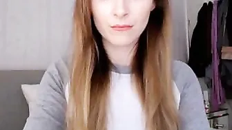 sarah_louise Hot chick rides phallus