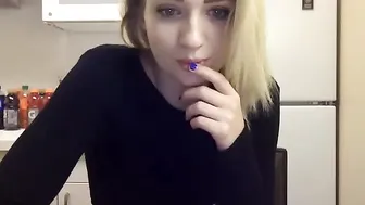 squirter420 Experienced prostitute plays with her hands
