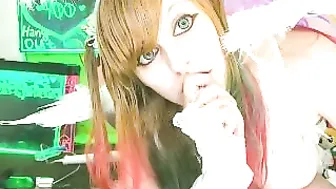 babyzelda Attractive model entertains erotic shows