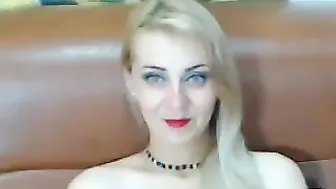 denysya beauty sucks penis