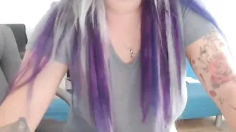 ilithyia Pussy in stockings caresses the cap