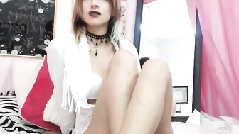 yamidarkness Lustful beauty with tattoos fucks both slits