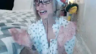 ami_white Wonderful babe swagger with sex toys