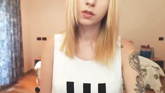 jayleekryss Beautiful bitch shows off gorgeous breasts