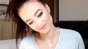 brunetteboo Sexy mistress pulls pussy