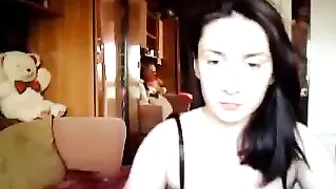 kittyanais10 Hot babe jerks off her shaved cunt