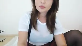 nivea Lustful babe exposes her charms