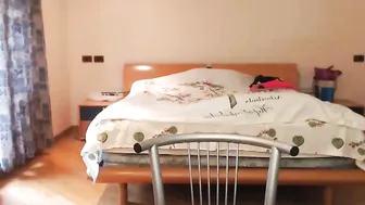 jayleekryss Exquisite confused caresses shaved pussy