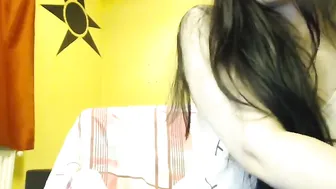 jolieivy Khokhlushka poops on webcam