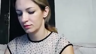 simona_lady Slender chick sucks penis gentleman