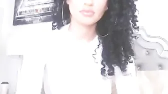 carmen_bella Seductive babe shows boobs
