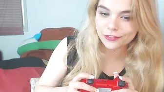 pavlovswhore Busty babe massages pussy