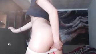 SexiKPOXA Mature doll shows off her cool ass