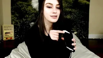 missnoir_xx Sweet chick fucks both holes