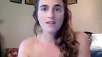 cosmicsoullove Incredible bitch shows off her delicious ass.