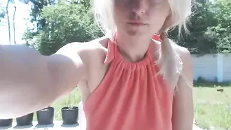 kokette22 Blonde curvy caresses shaved cunt