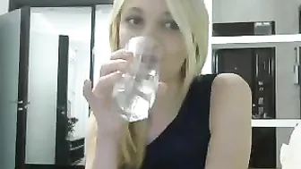 badtozbone Slutty lady fucks her ass hard