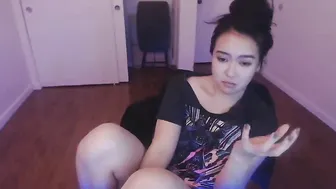 zilla_x Incendiary queen jumps on sex toy